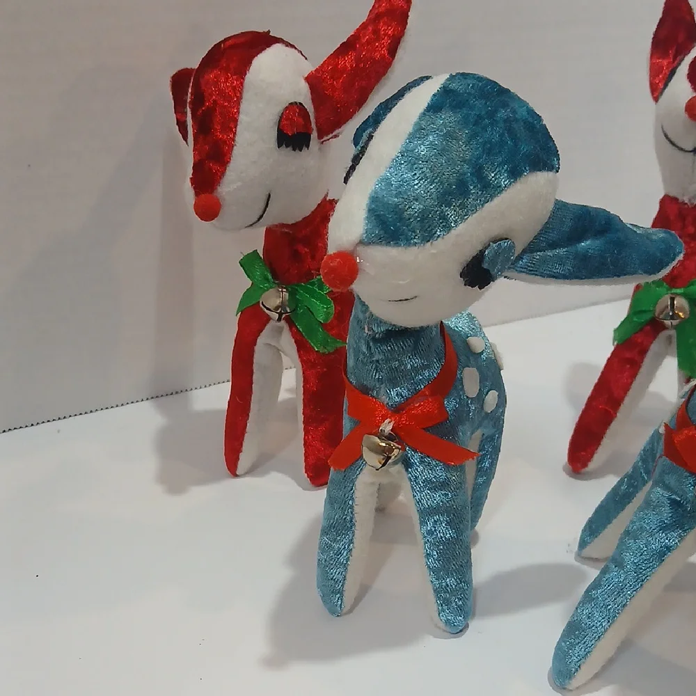 Vintage Style Velvet Reindeer Figurines - Picture 2 of 5